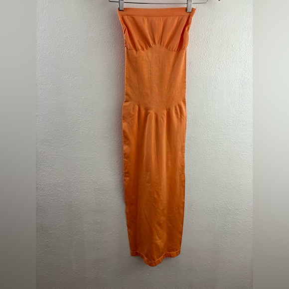 Wishlist Fitted ribbing at the waist strapless orange body shape dress size S - Picture 2 of 8